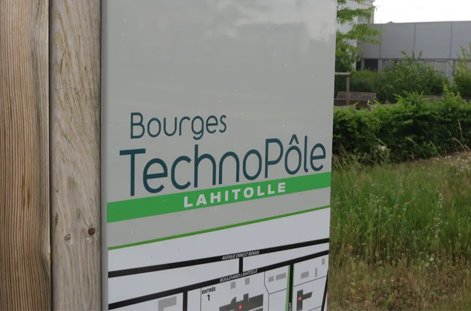 totem signalétique zac lahitolle bourges